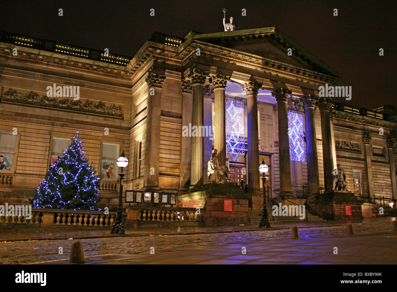 Liverpool Walker Art Gallery an Weihnachten, Merseyside, England, UK Stockfoto