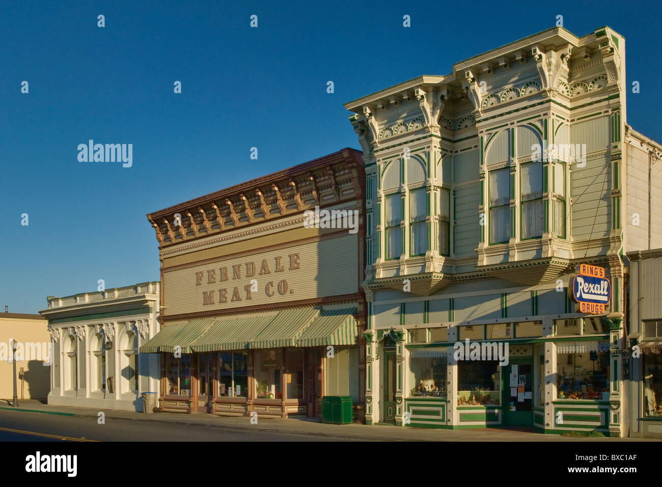 Viktorianische Architektur auf der Main Street in Ferndale auf Redwood Coast, Kalifornien, USA Stockfoto