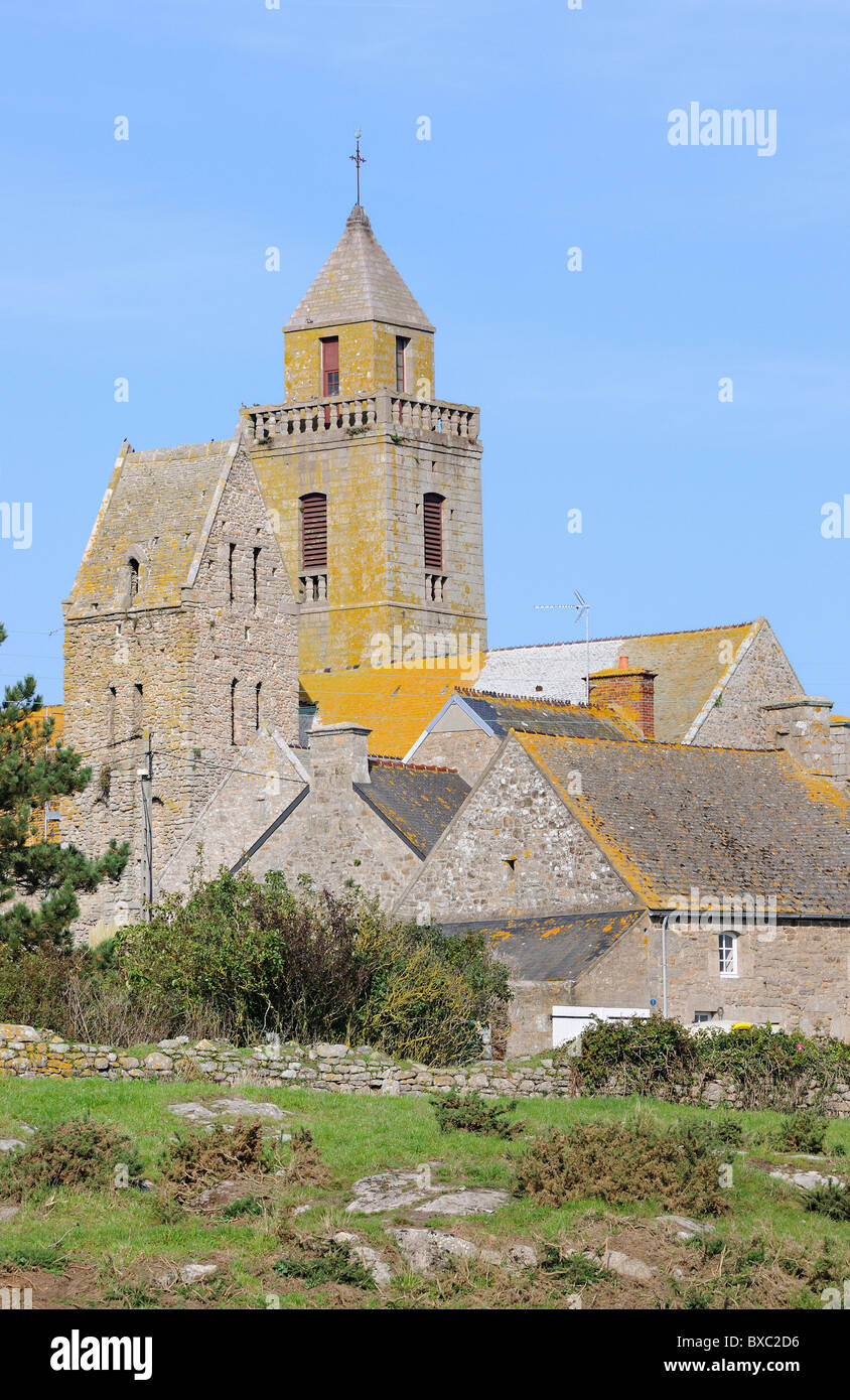 Kirche und Glockenturm von Gatteville le Phare, Manche, Frankreich Stockfoto