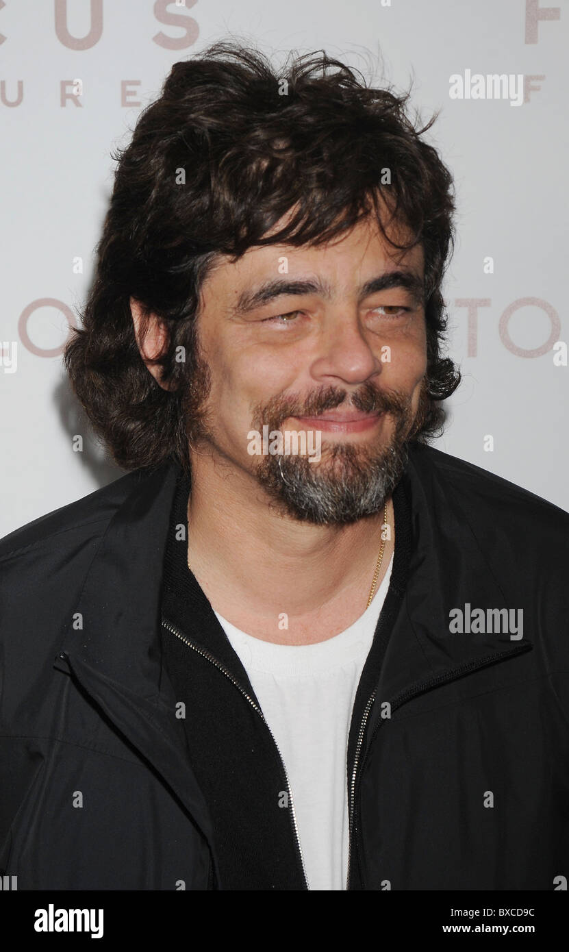 BENICIO DEL TORO Puerto Rican-US-amerikanischer Schauspieler und Produzent im Dezember 2010. Foto Jeffrey Mayer Stockfoto