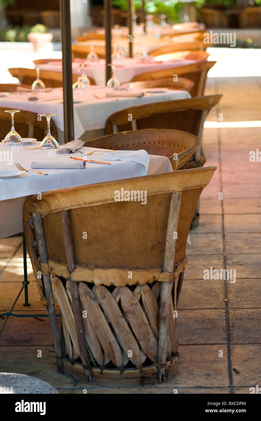 Tabelle - in der Gartenwirtschaft eingerichtet Stockfoto