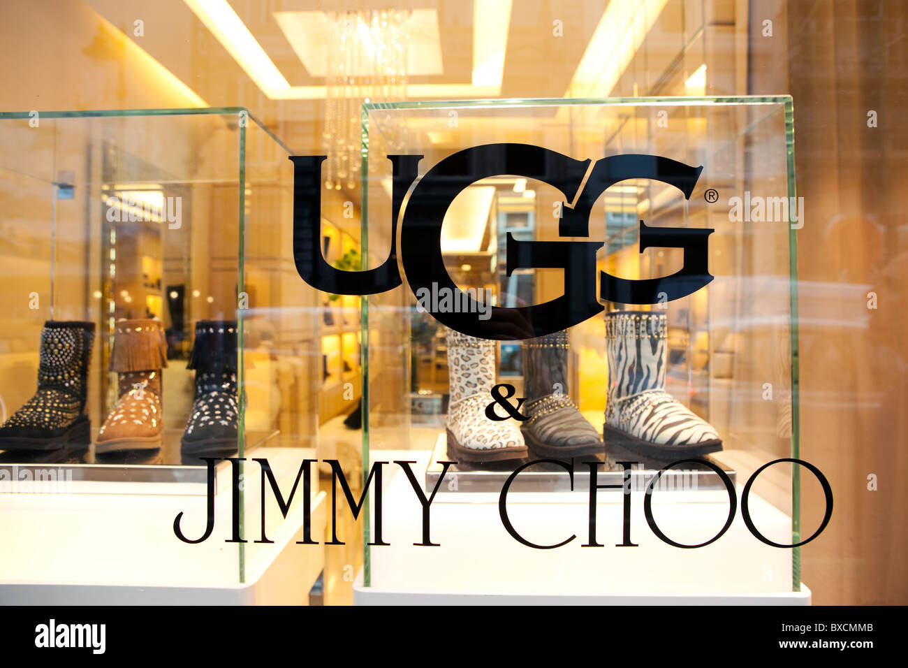 Jimmy Choo speichern in der New Bond Street. London Stockfoto