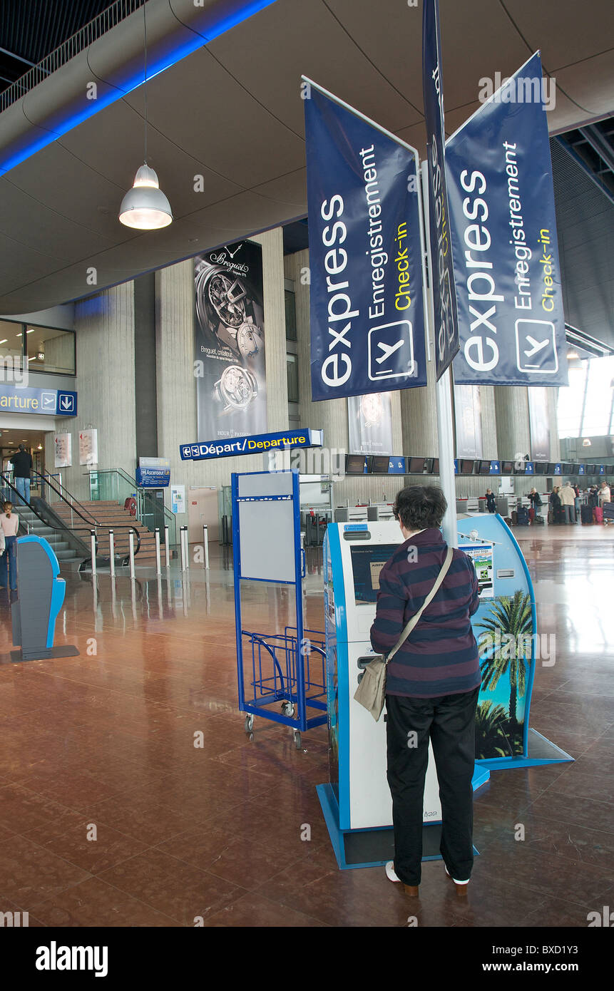 Express-Check-in, Nizza Flughafen, Cote d ' Azur, Frankreich Stockfoto