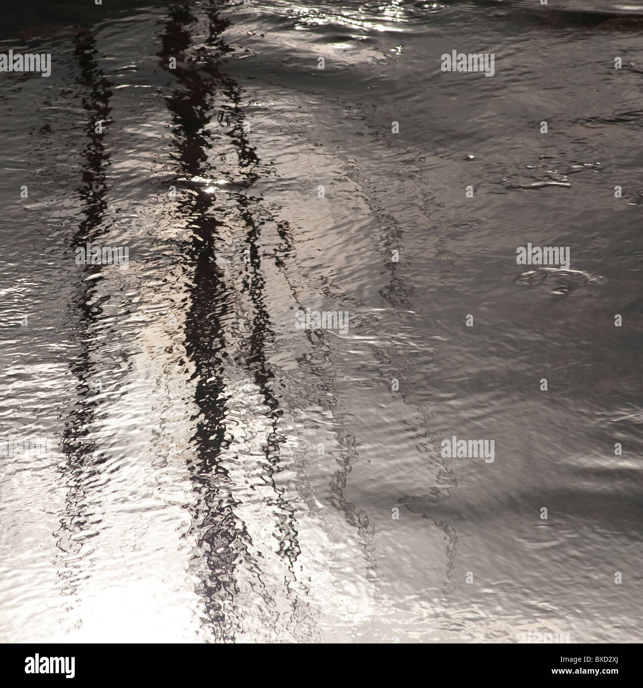Reflexion über das Wasser in Vail, Colorado Stockfoto