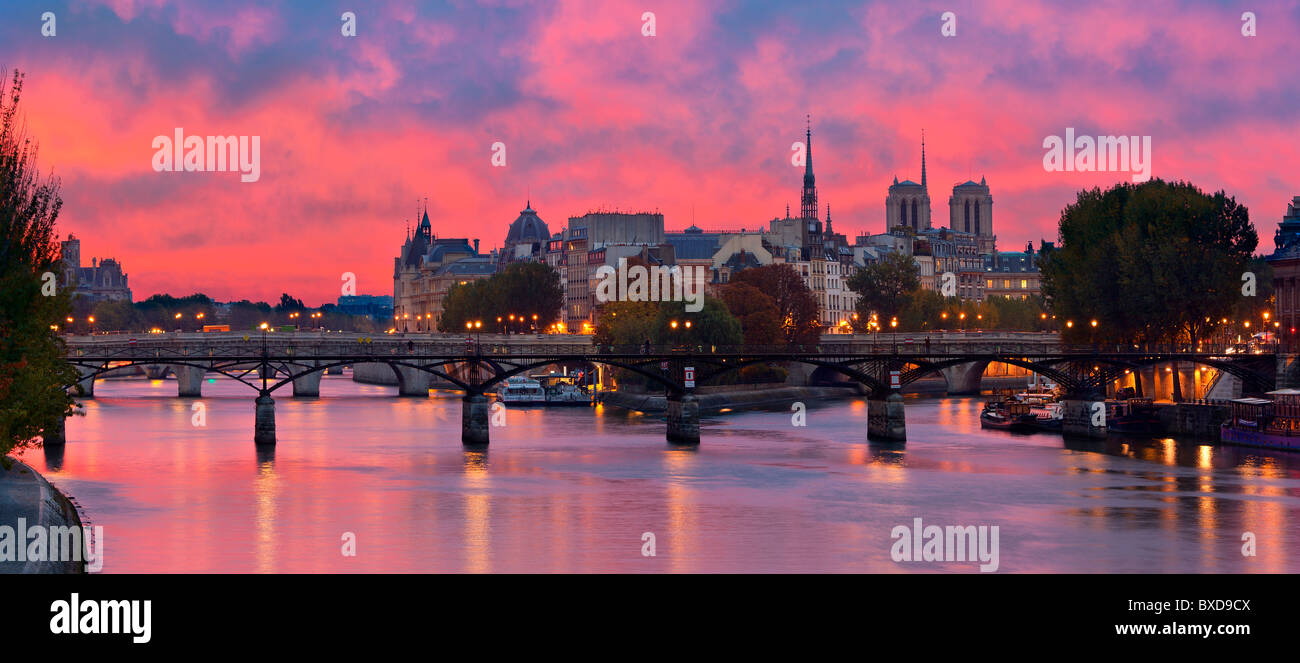 Frankreich, Paris, Ufer des Flusses Seine Weltkulturerbe der UNESCO, Ile De La Cite, Pont des Arts (Kunst-Brücke) Stockfoto