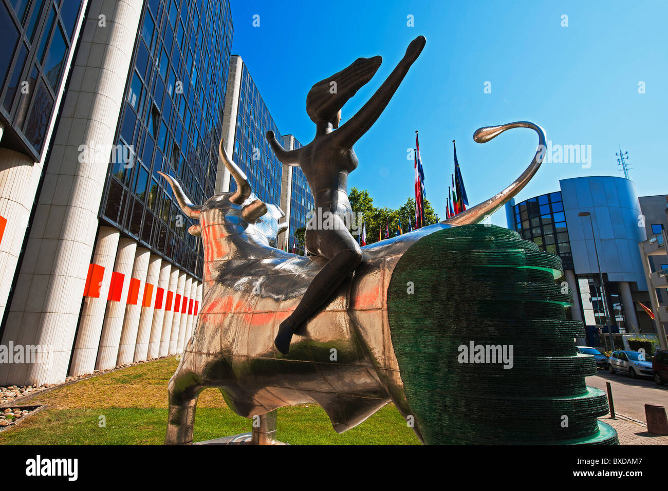 Statue european parliament strasbourg Fotos und Bildmaterial in hoher