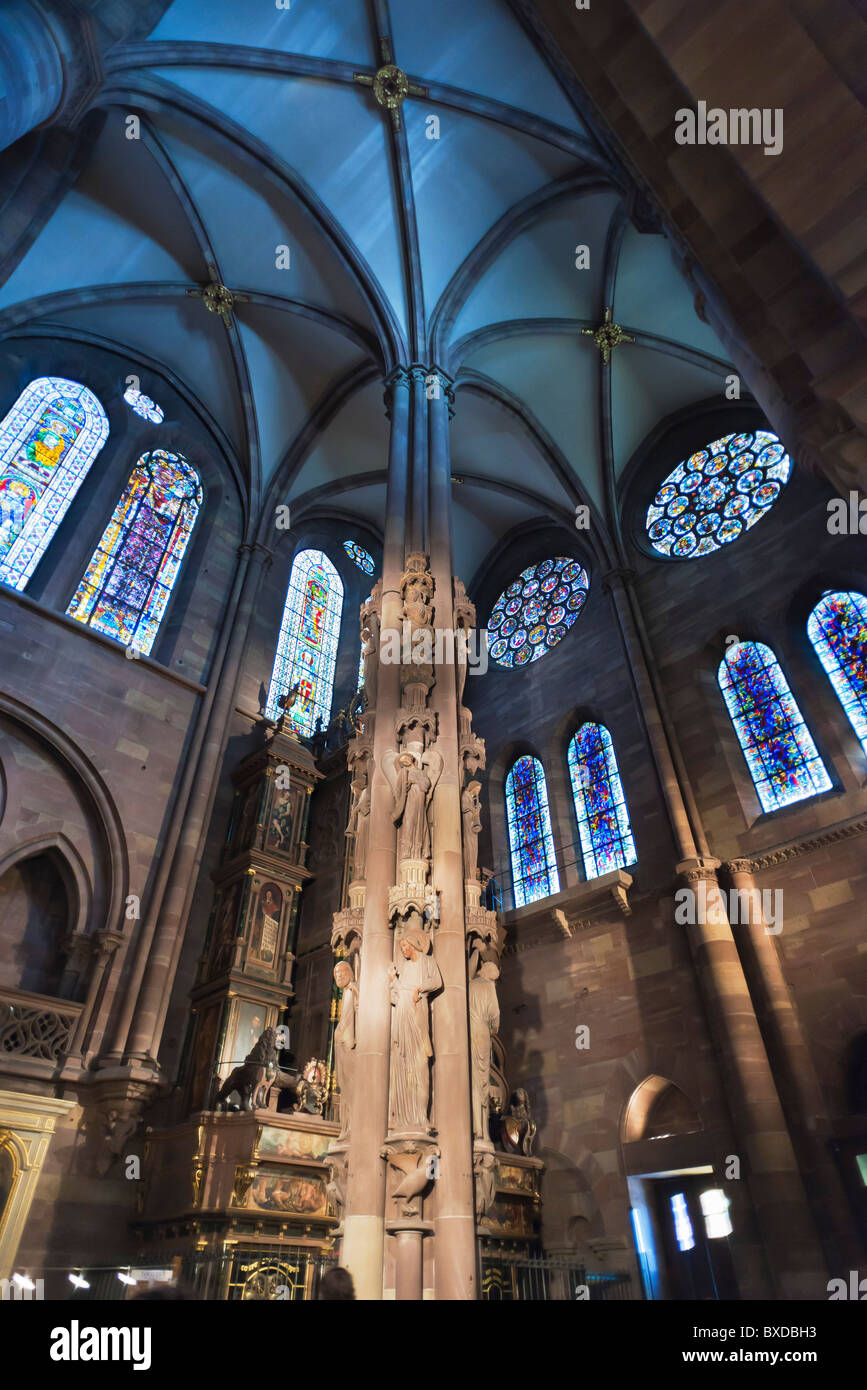 Des Engels Säule oder Urteil Säule, gotische Kathedrale Notre-Dame, 14. Jahrhundert, Straßburg, Elsass, Frankreich Stockfoto