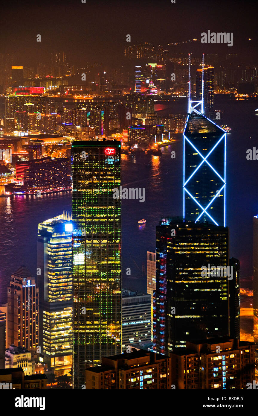 City Skyline der Innenstadt von Hongkong China in der Nacht vom Victoria Peak Stockfoto