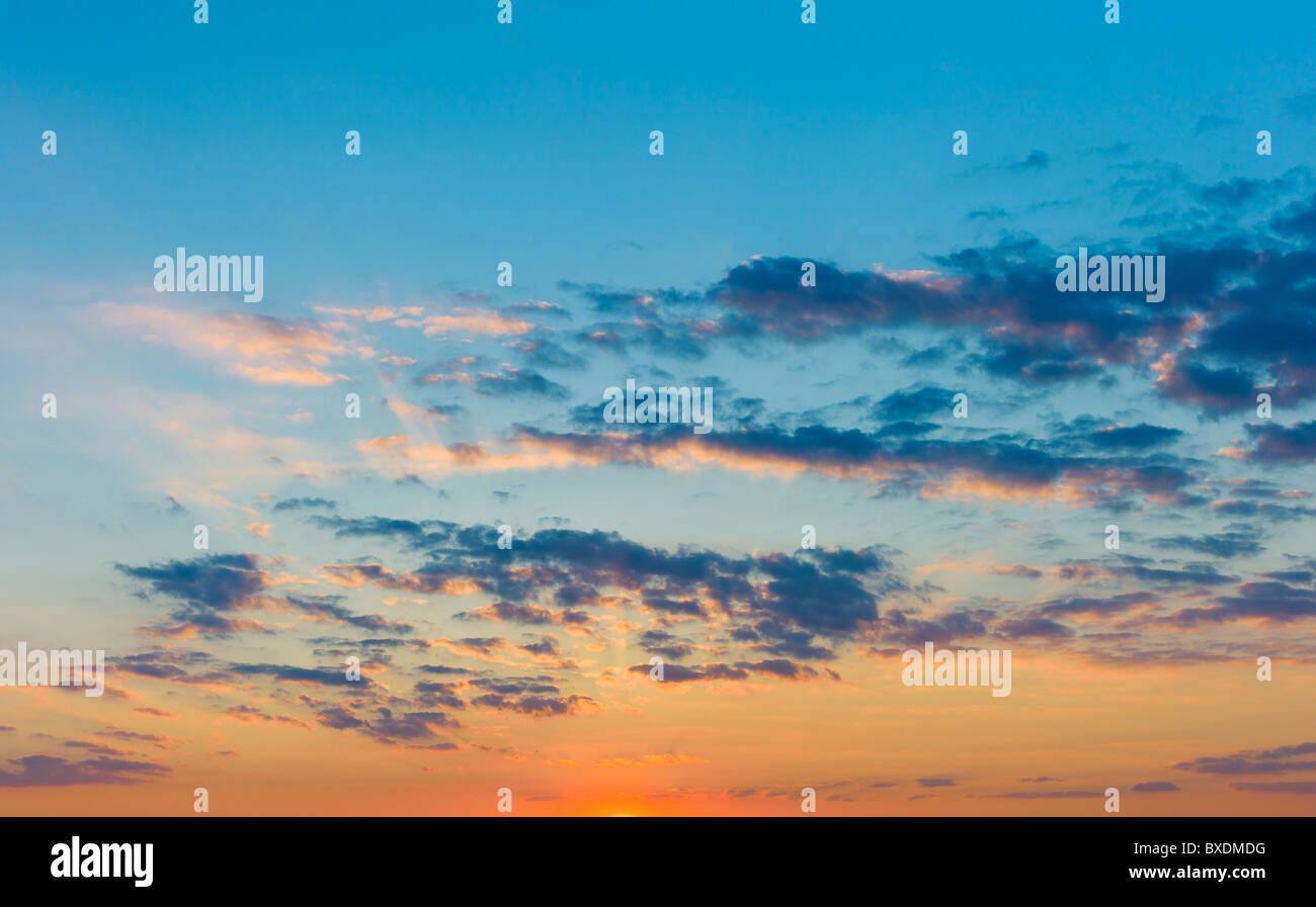 Sonnenuntergang und Wolken Stockfoto