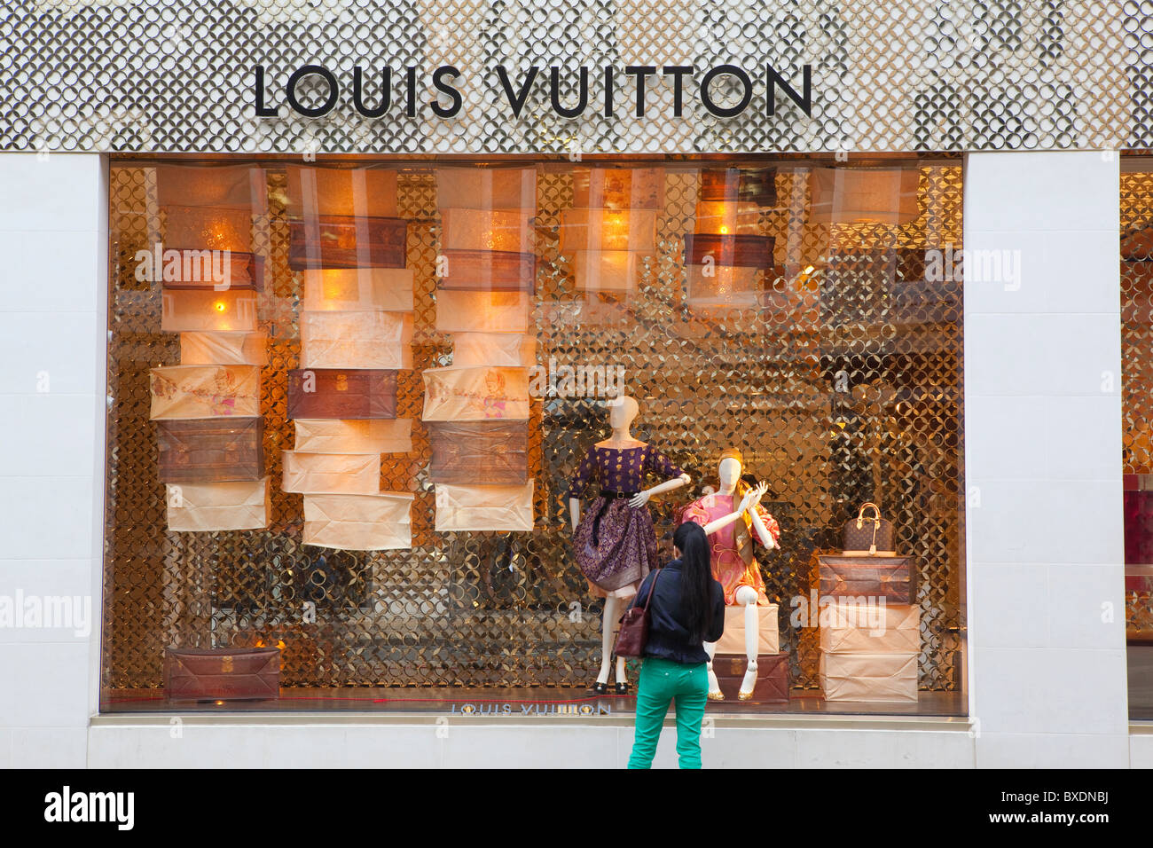 Louis Vuitton-Geschäft in der New Bond Street, London, Stockfoto