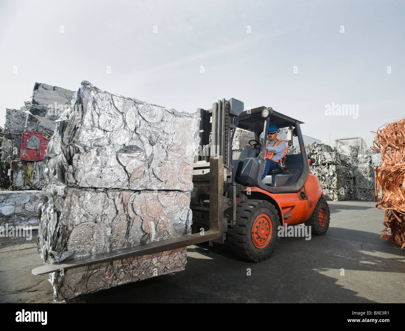 Staplerfahrer in recycling-Anlage Stockfoto