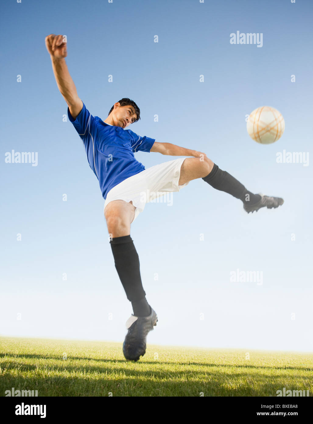 Fußball Spieler munter Stockfoto