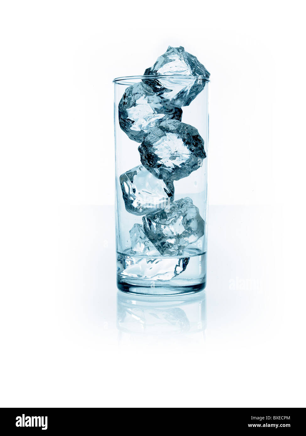 Eiswürfel aus glas Ausgeschnittene Stockfotos und -bilder - Alamy