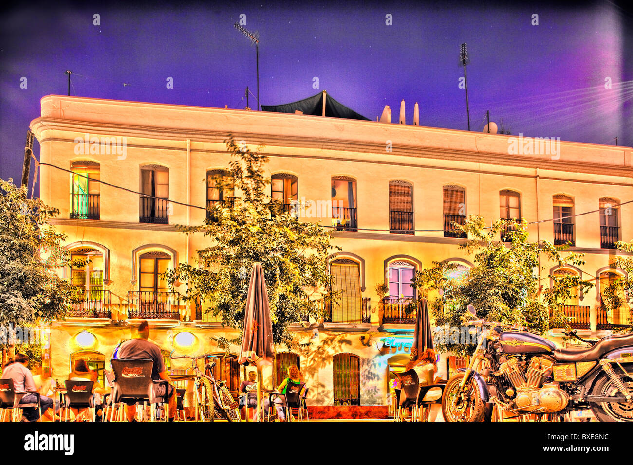 Alaneda de Hercules Square bei Nacht, Sevilla, Spanien. Digitale Illustration. Stockfoto