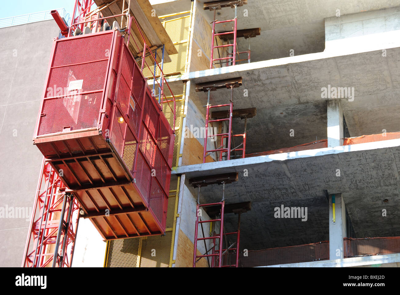 Ein Aufzug Aufzug in einem Gebäude im Bau Stockfoto