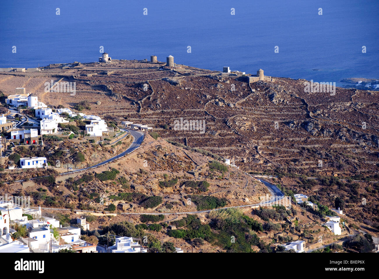 Hügelige Landschaft in der Nähe von Triantaros auf der griechischen Kykladen Insel Tinos. Stockfoto