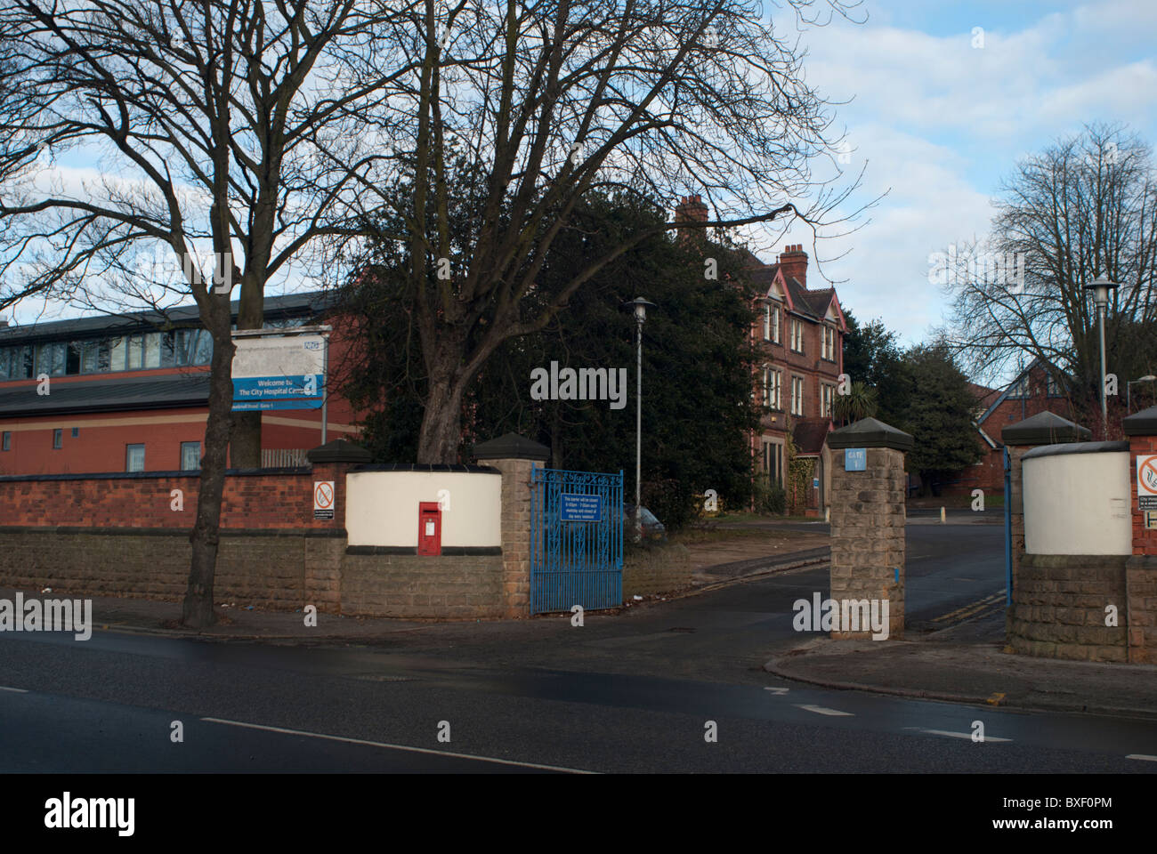 Einer der Eingänge Hucknall Straße Stadtkrankenhaus Nottingham, Nottinghamshire, England, UK. Stockfoto