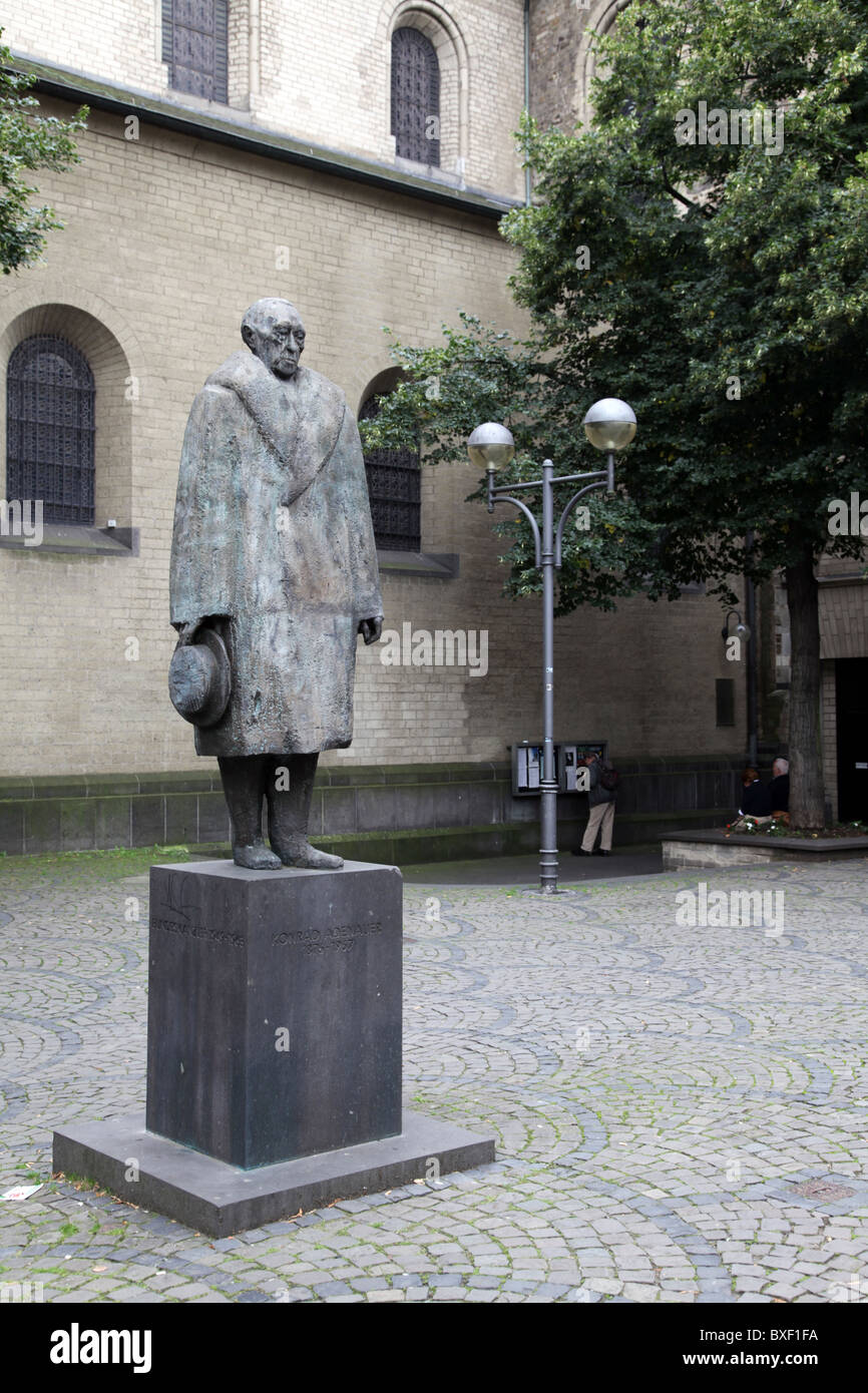 Statue von Konrad Adenauer in Köln Stockfoto
