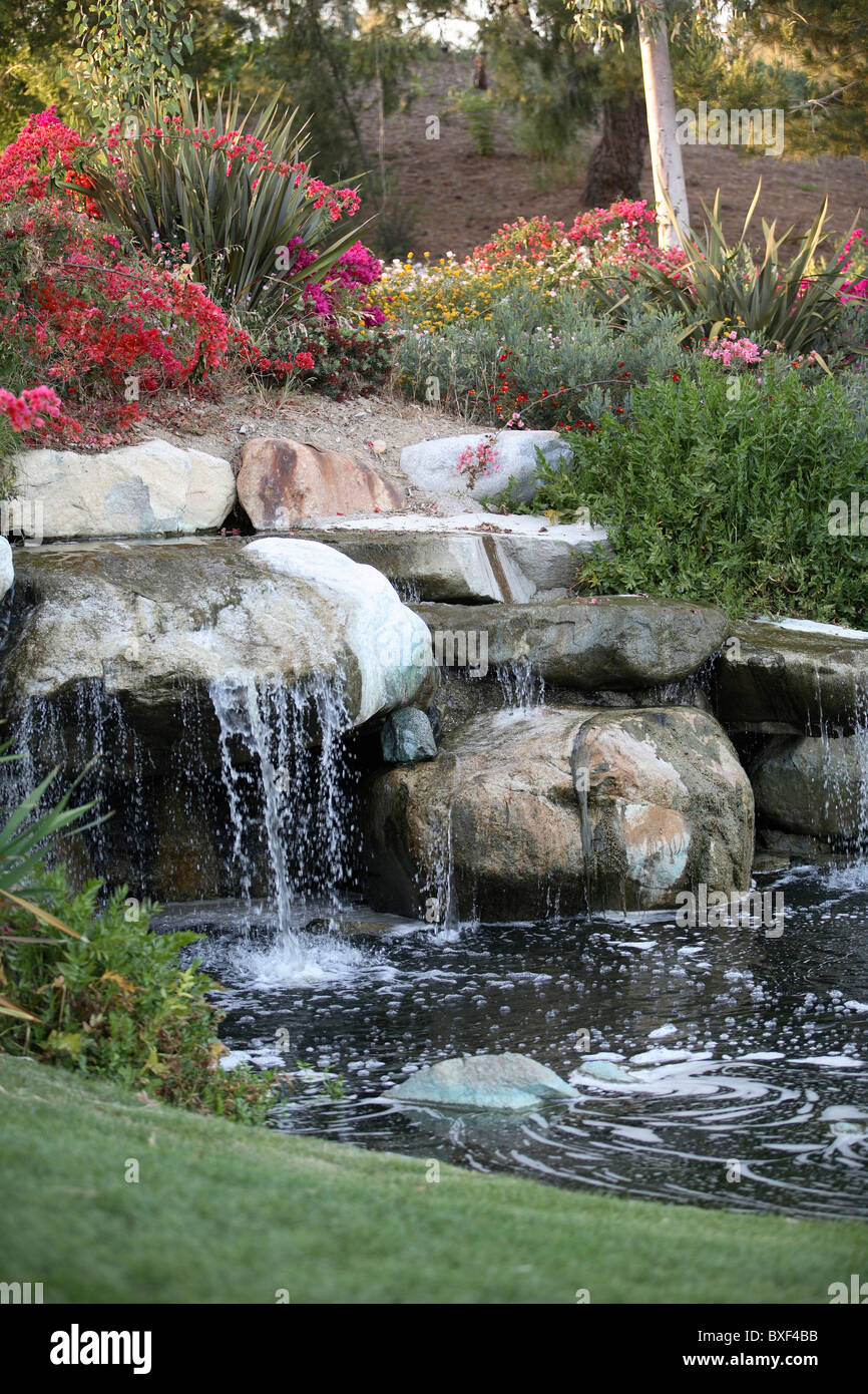 Wasserfall Garten Stockfoto Bild 33524159 Alamy