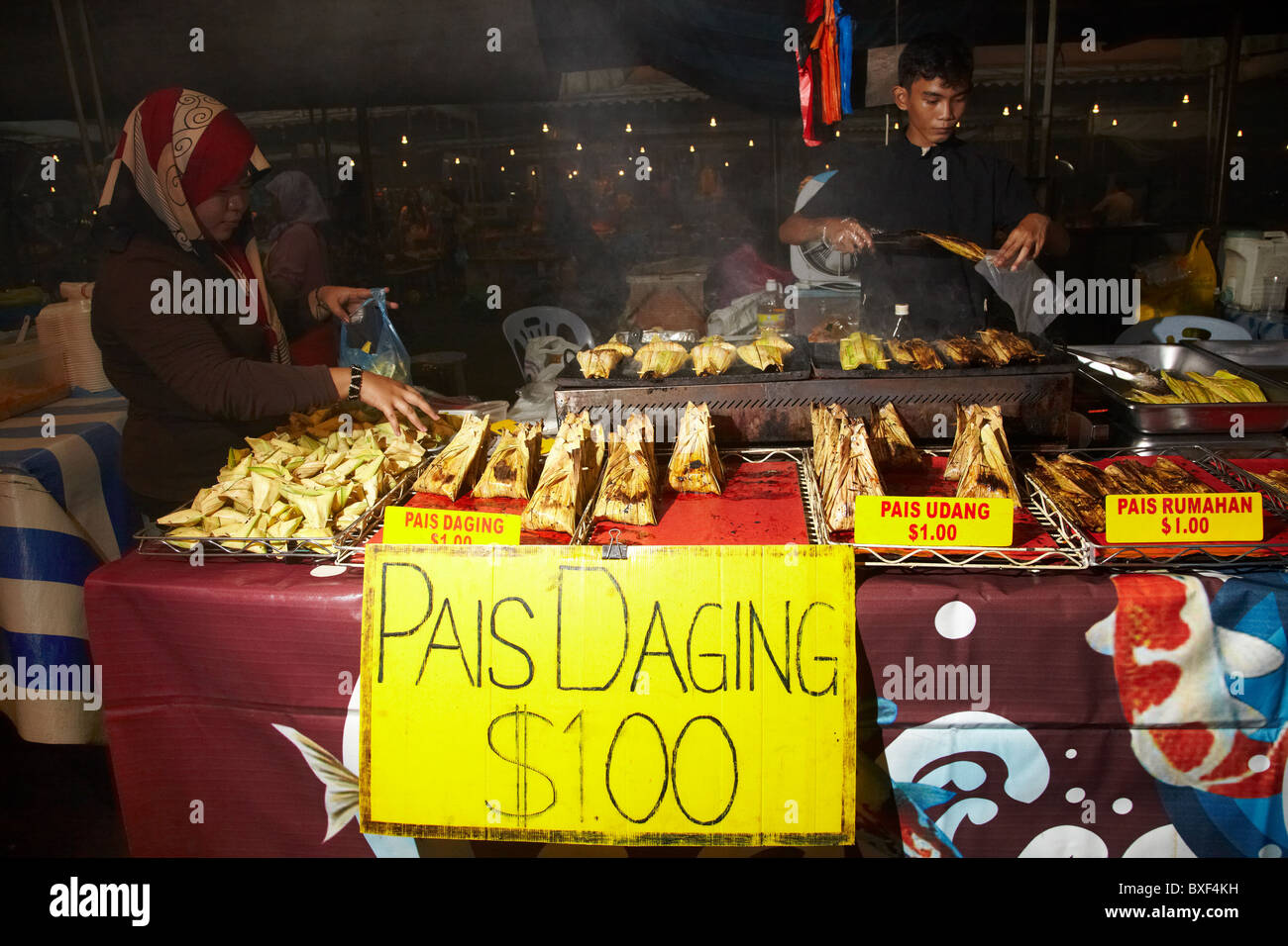 Essensstände in Pasar Gadong in Bandar Seri Begawan, Brunei Darussalam, Asien Stockfoto
