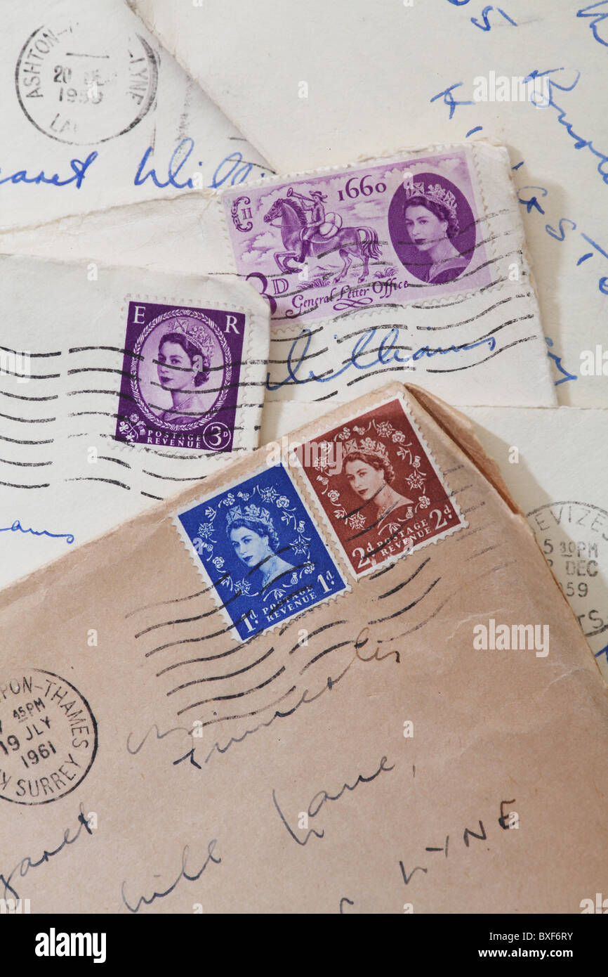 Alte Briefe und Briefmarken aus den 60er Jahren. Bild von James Boardman. Stockfoto