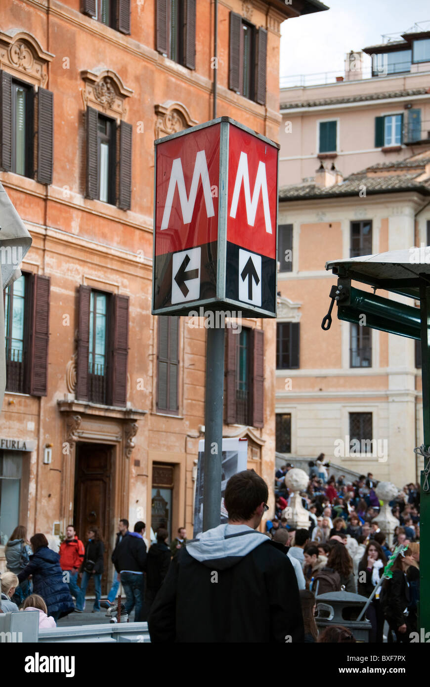 Piazza di Spagna Roma und der U-Bahn Metro rail-Zeichen Stockfoto