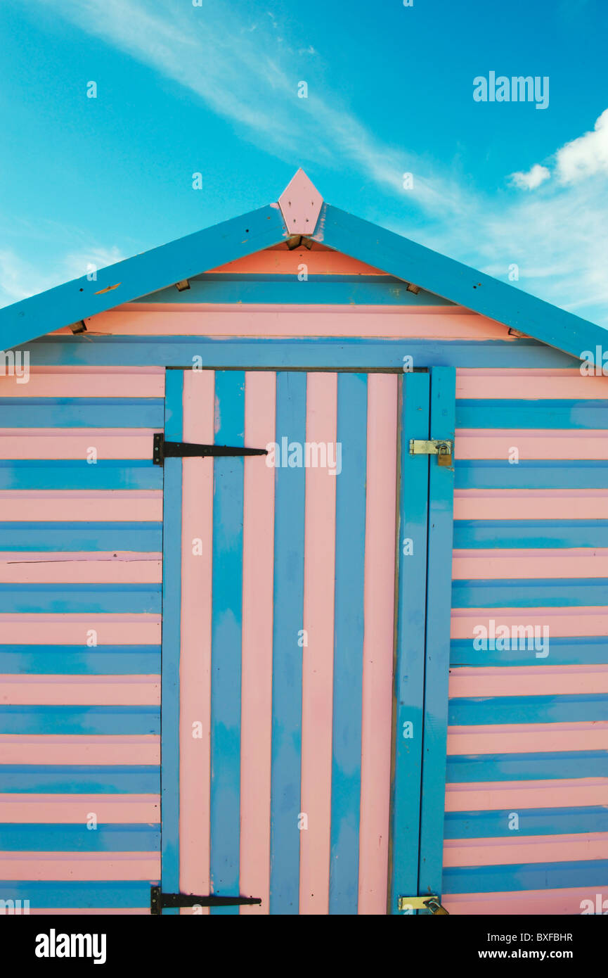 abstrakten Blick auf eine Strandhütte im Vereinigten Königreich bei einem heißen Sommertag an der Küste von Norfolk Stockfoto