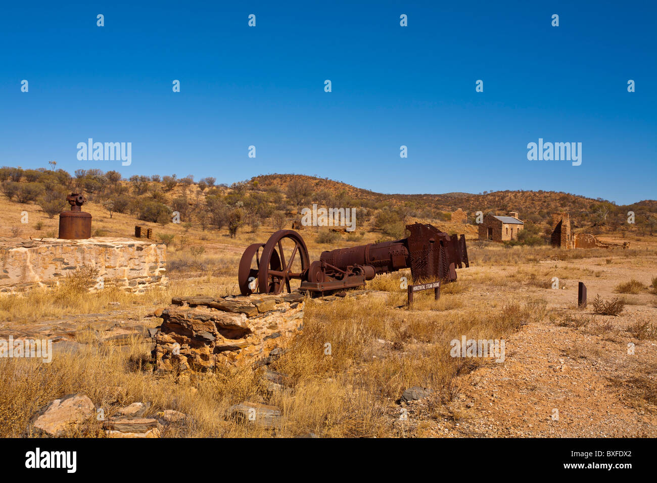 Alte Maschinen und zerstörte Gebäude in der alten Arltunga Goldfields, östlich von Alice Springs, Northern Territory Stockfoto