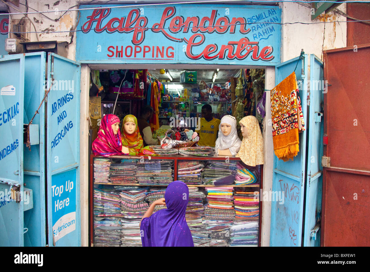 Muslimische Kopftuch Shop in Mombasa, Kenia Stockfoto