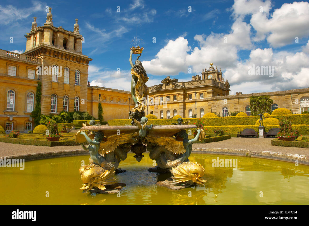 Blenheim Palace italienischen Garten und Brunnen - England Stockfoto