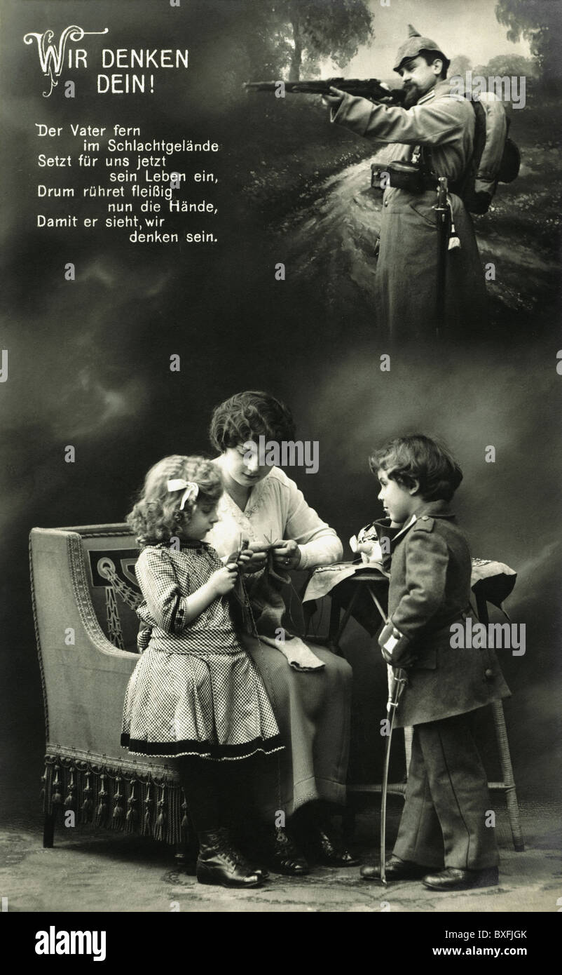 Erster Weltkrieg (1. Weltkrieg), Mutter mit ihren zwei Kindern und Ehemann an der Front, Deutschland, 1915, Zusatzrechte-Clearences-nicht vorhanden Stockfoto