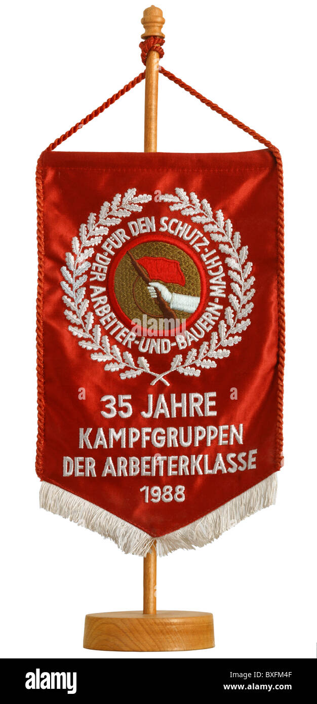 Politik, Ostdeutschland, Desktop-Flagge, Jahrestag von 35 Jahren Brigade Gruppen der Arbeiterklasse, 1988, DDR, , Zusatzrechte-Clearences-nicht vorhanden Stockfoto