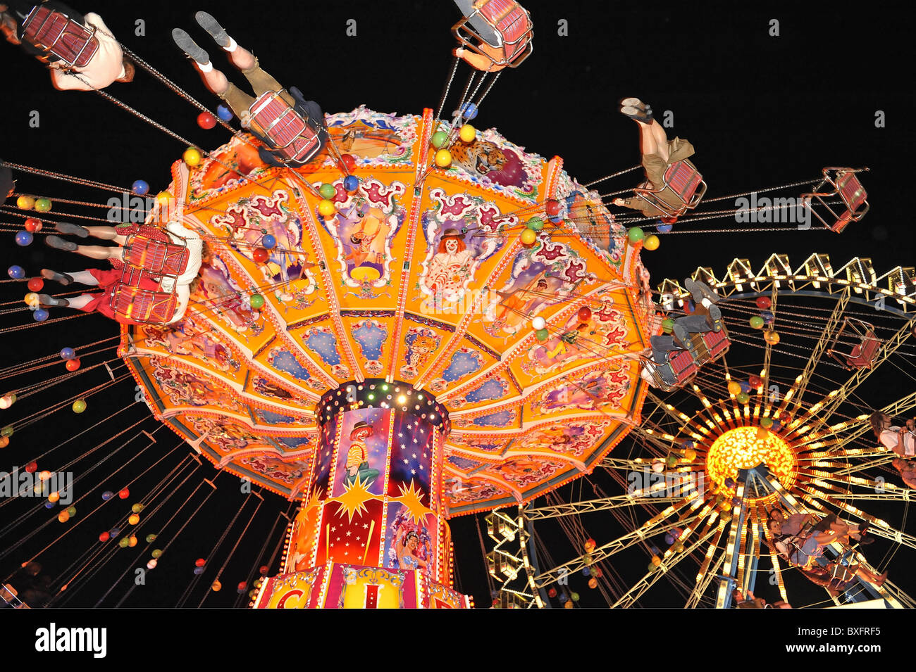 Festlichkeiten, Jahrmarkt, Volksfest, Oktoberfest München, Flugzeug, Deutschland, 3.10.2010, zusätzliche-Rechte-Clearenzen-nicht verfügbar Stockfoto
