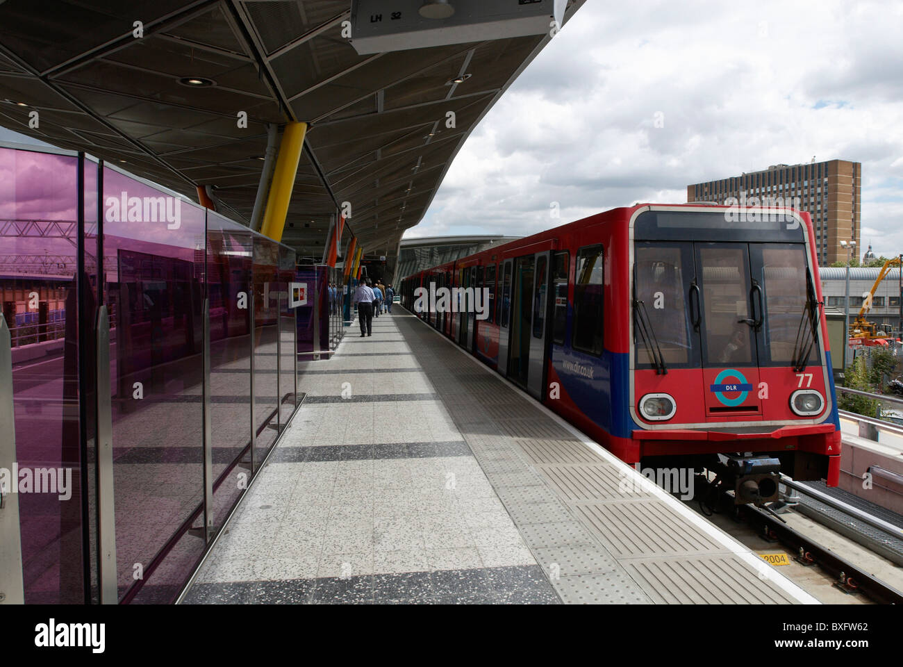 DLR-Plattform bei Stratford London UK Stockfoto