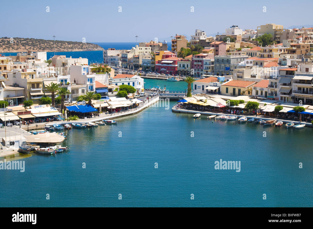 See-Überlieferung mit Restaurants und Boote in Agios Nikolaos, Crete Stockfoto