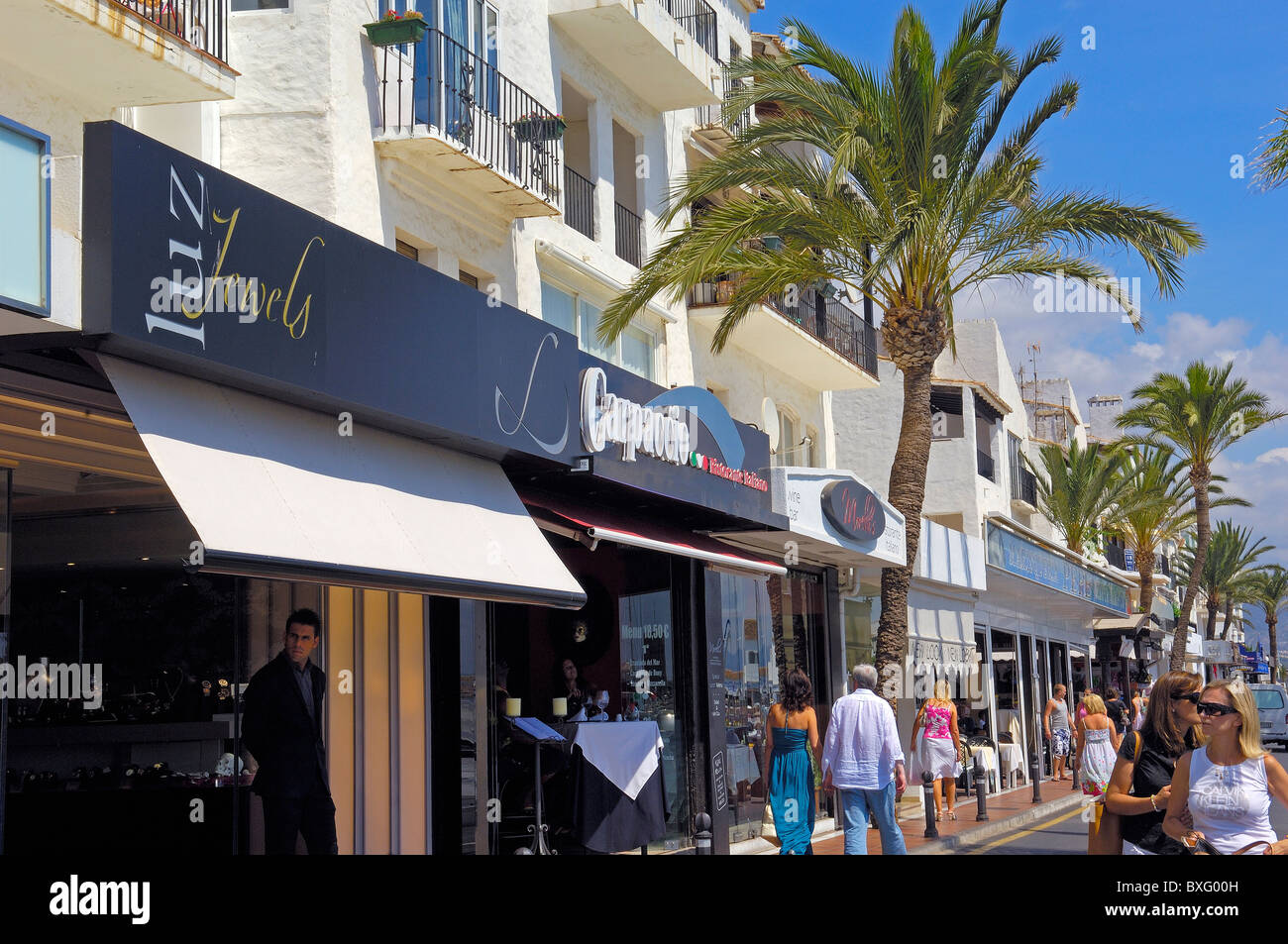 Luxus-shops am exklusiven Yachthafen von Puerto Banús, Marbella, Costa del Sol Malaga Provinz, Andalusien, Spanien Stockfoto