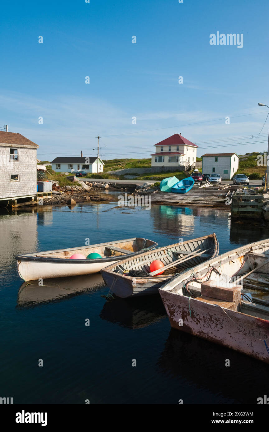 Nova Scotia, Kanada. Fischerboote fahren in Peggy's Cove. Stockfoto