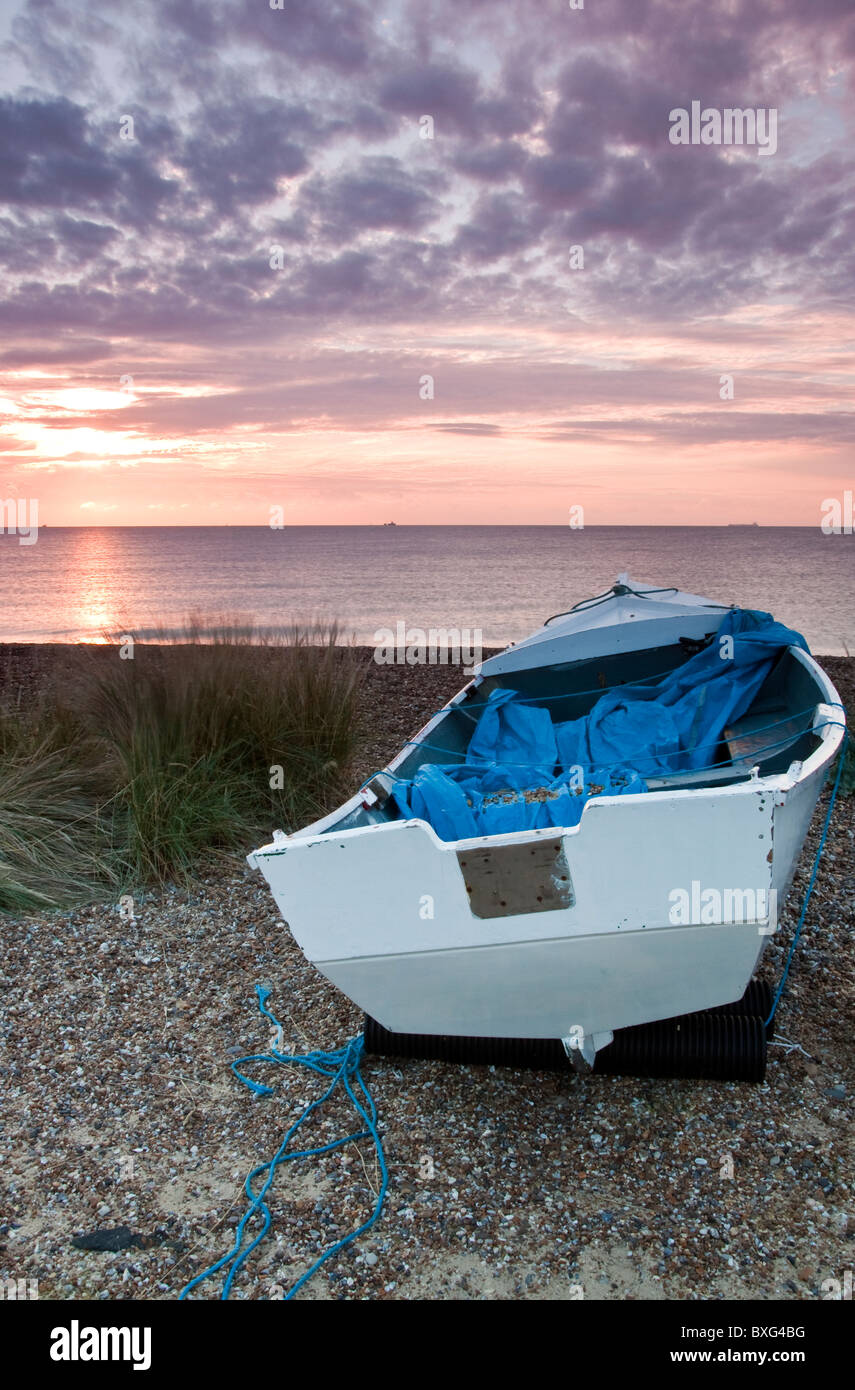 Einen Sommer Sonnenaufgang vom Strand bei Kessingland an der Sulfolk Küste Stockfoto