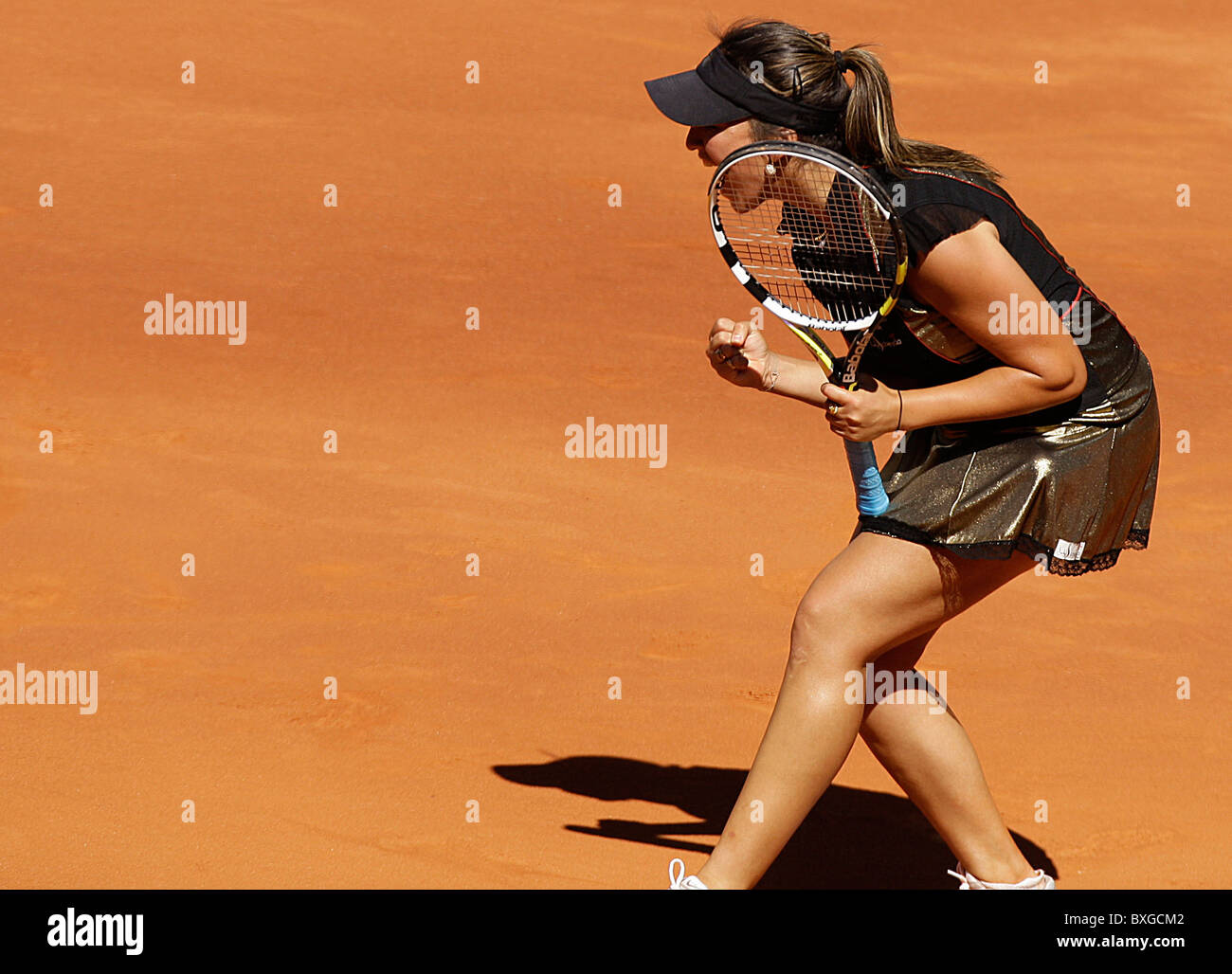 Aravane Rezai (FRA) in Aktion gegen Venus Williams bei der Frauen WTA Einzel Finale Stockfoto