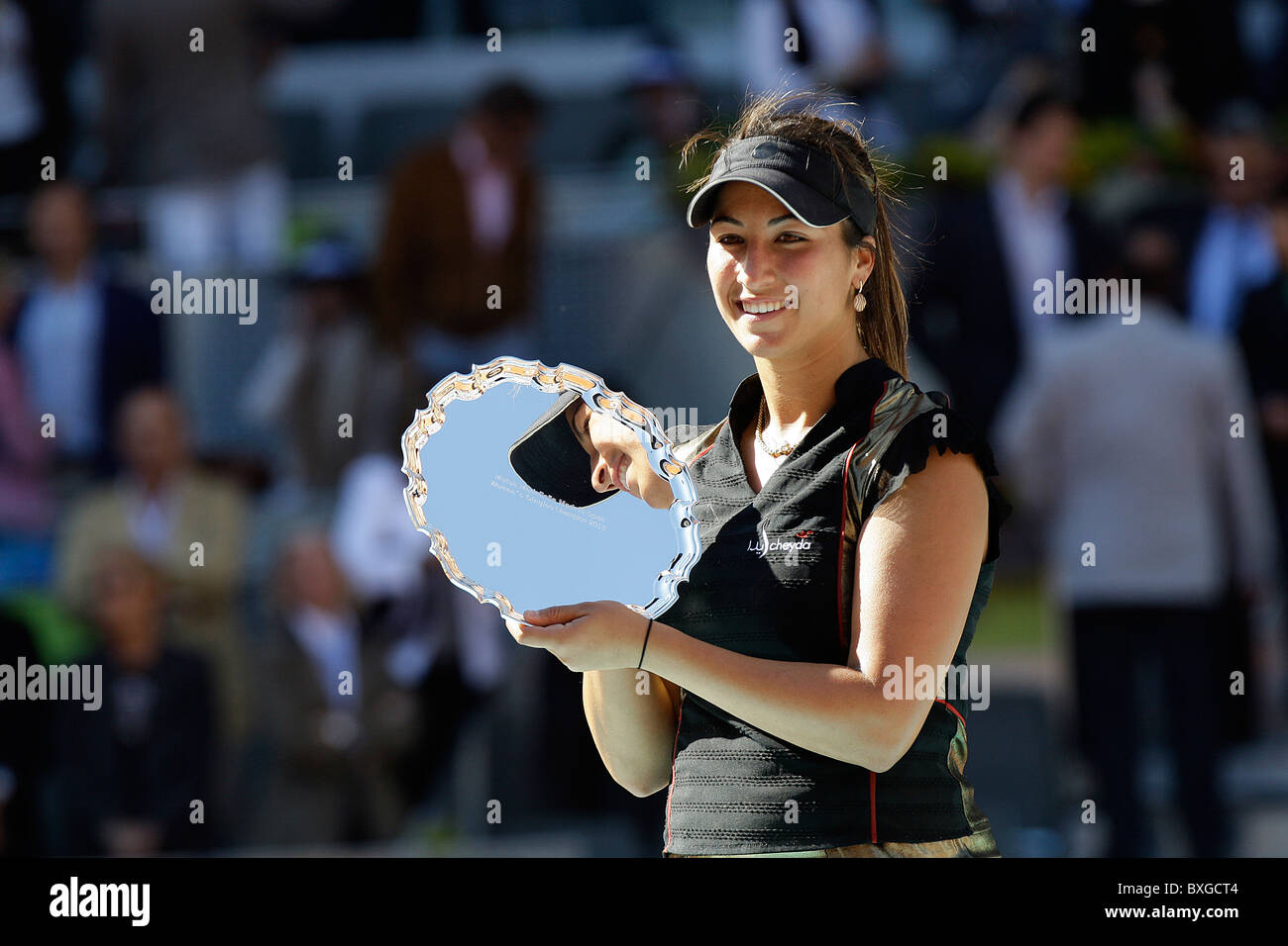 Aravane Rezai (FRA) in Aktion gegen Venus Williams bei der Frauen WTA Singles Finale bei den Mutua Madrilena Madrid Open Stockfoto