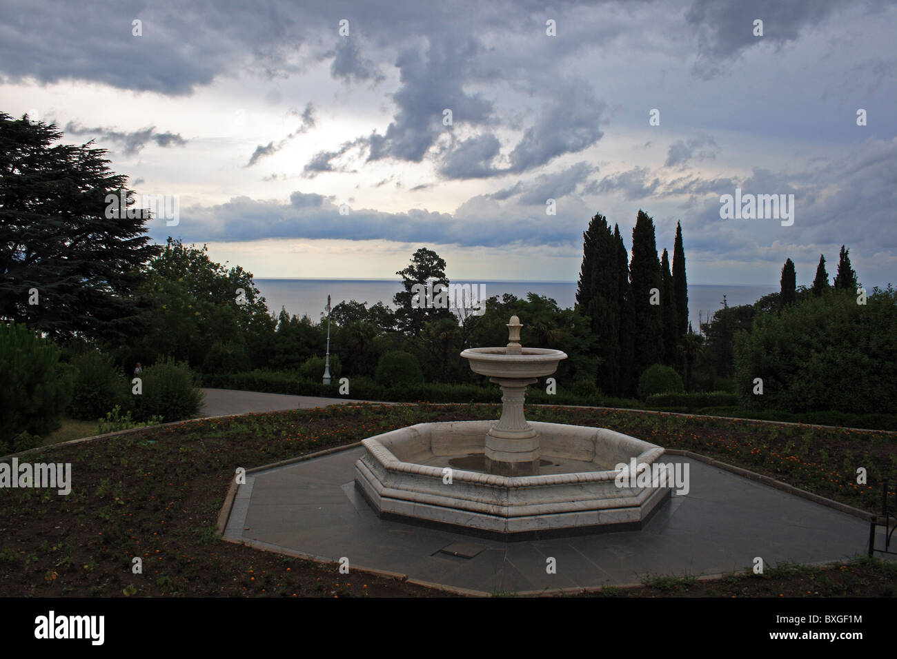Der Springbrunnen im Park in der Nähe von Livadia-Palast, Crimea Stockfoto