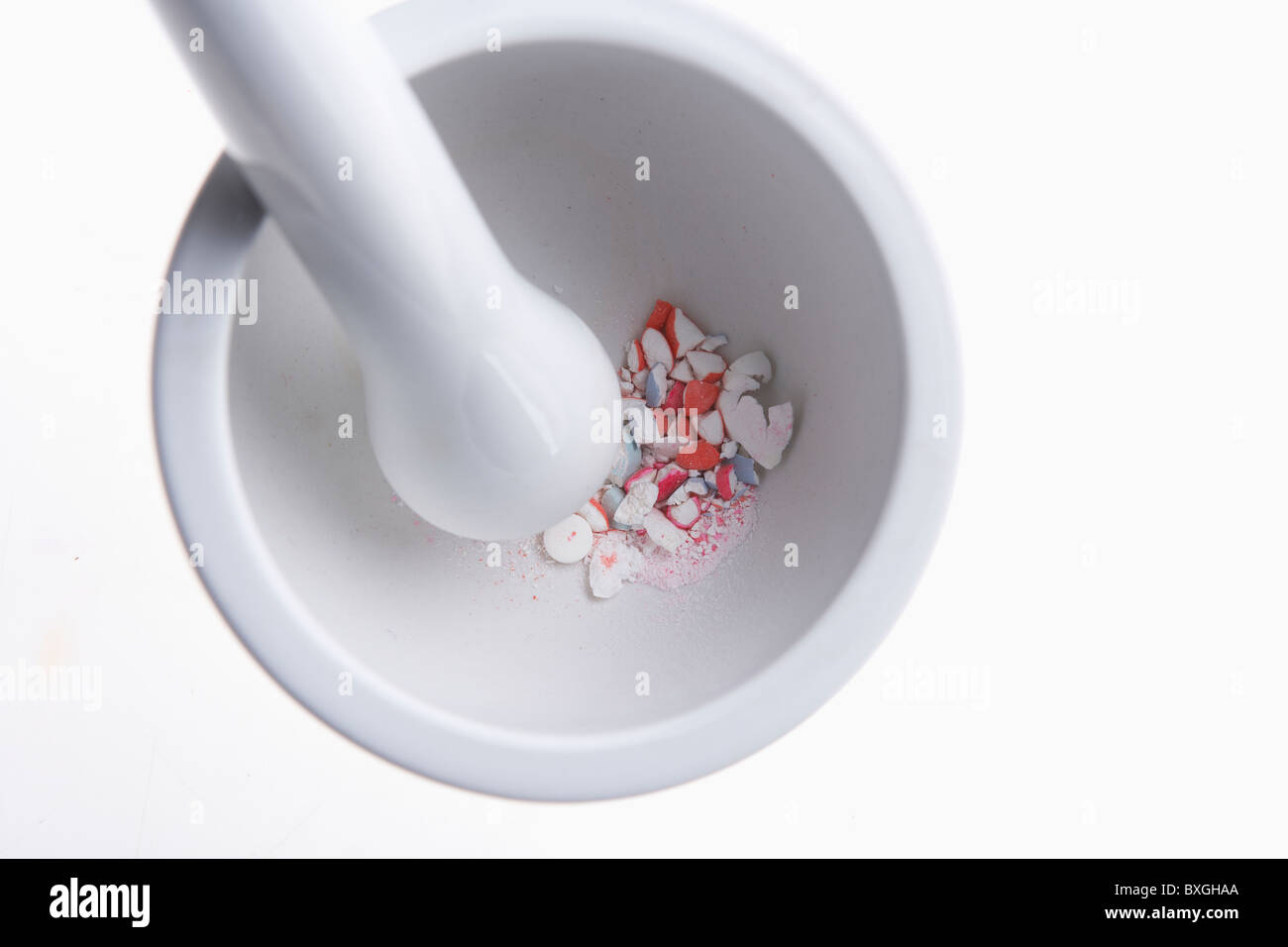 medizinische Pillen in der Schüssel Stockfoto