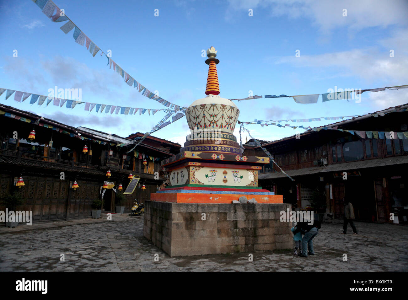 Eine tibetische Tibet Stupa in der Stadt Shangri La in der Provinz Yunnan, China. Stockfoto
