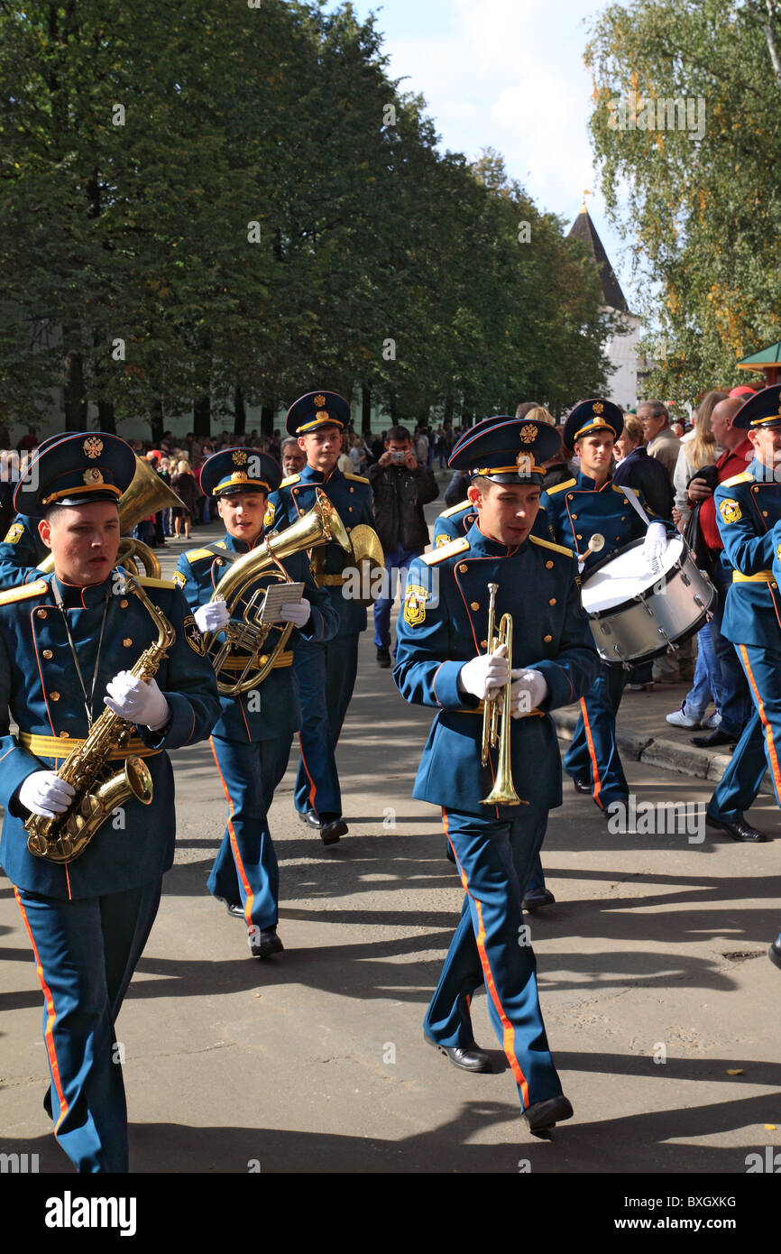 Jaroslawl, Russland - 11. SEPTEMBER: Feier des Jahrtausends Jaroslawl, Russland, 11. September 2010. Die Militärorchester auf Stockfoto