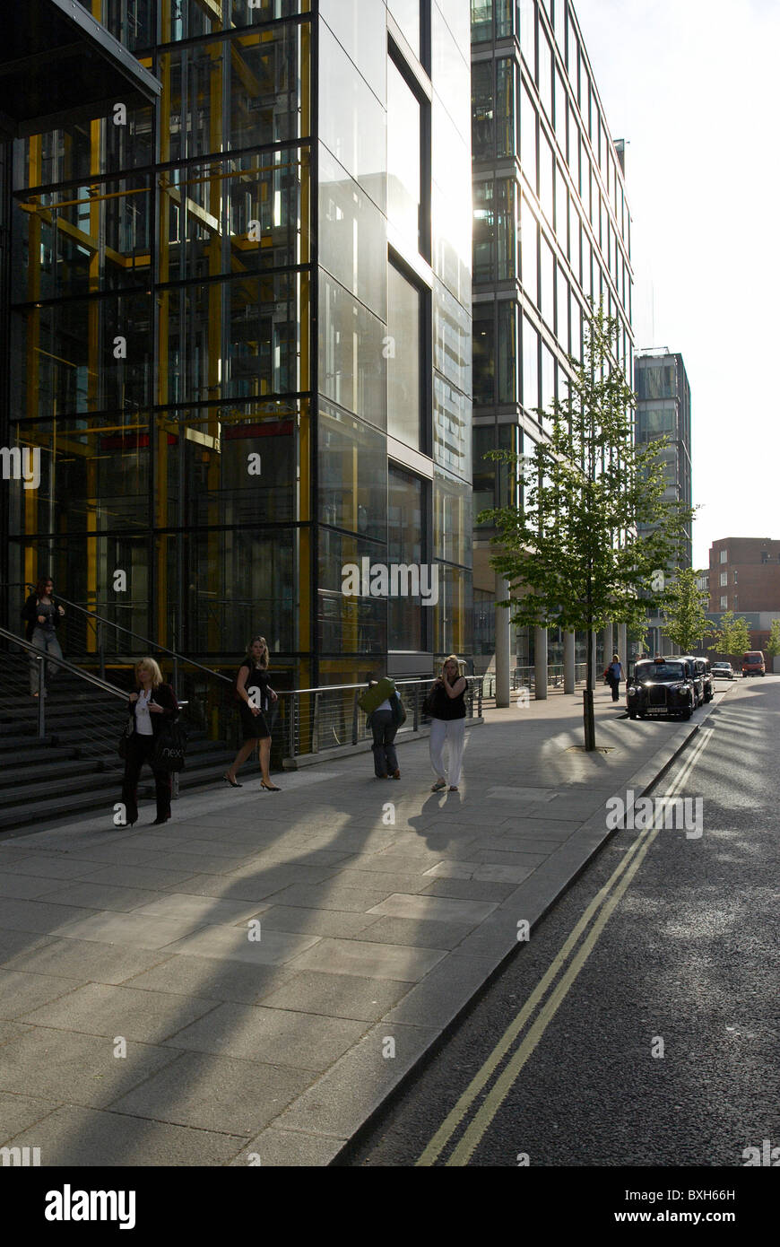 Waterside "von Richard Rogers Partnership entworfen und beherbergt das Hauptquartier der Marken & Spencer Paddington Basin West London UK Stockfoto