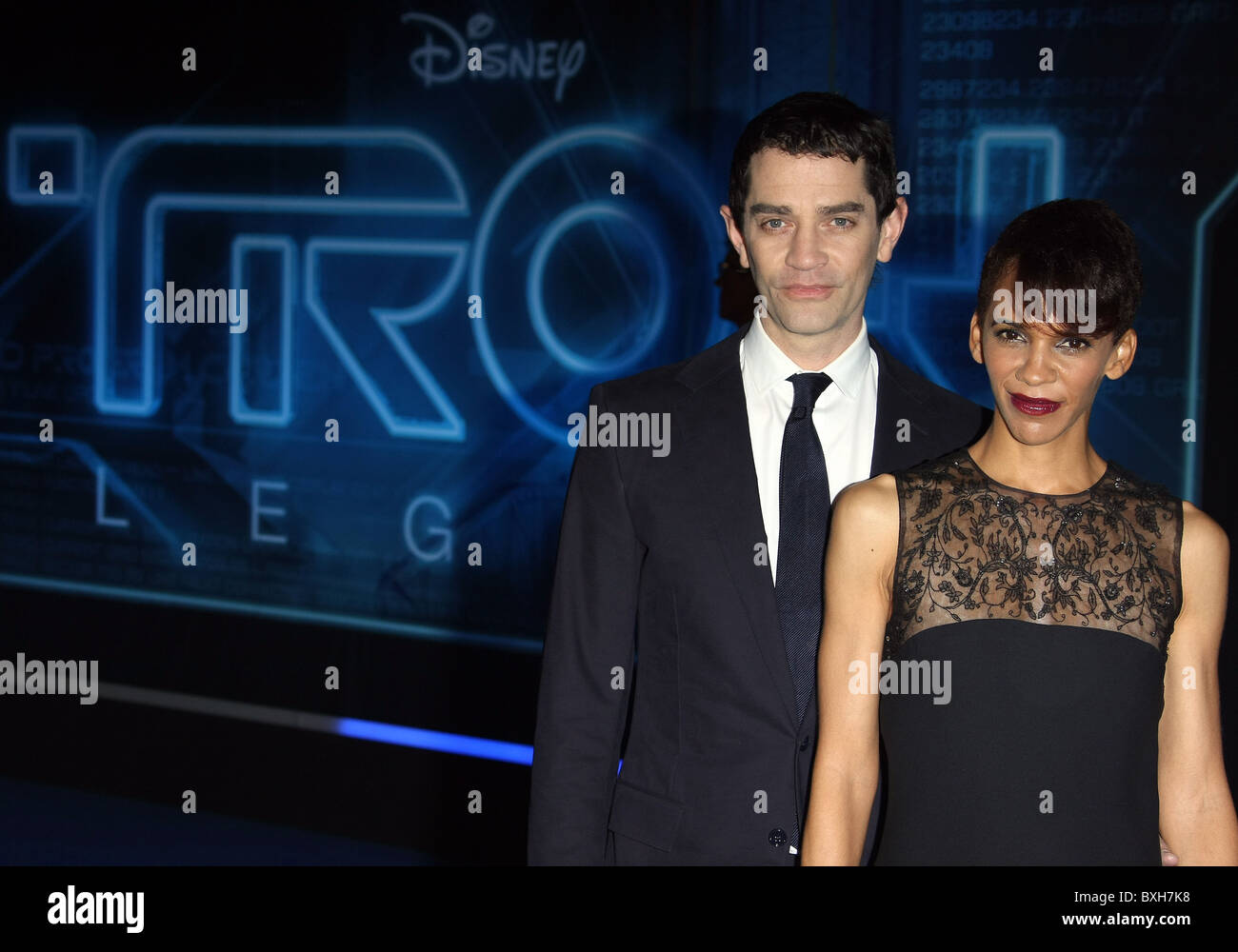 JAMES FRAIN MARTA CUNNINGHAM TRON: LEGACY WORLD PREMIERE HOLLYWOOD LOS ANGELES Kalifornien USA 11. Dezember 2010 Stockfoto