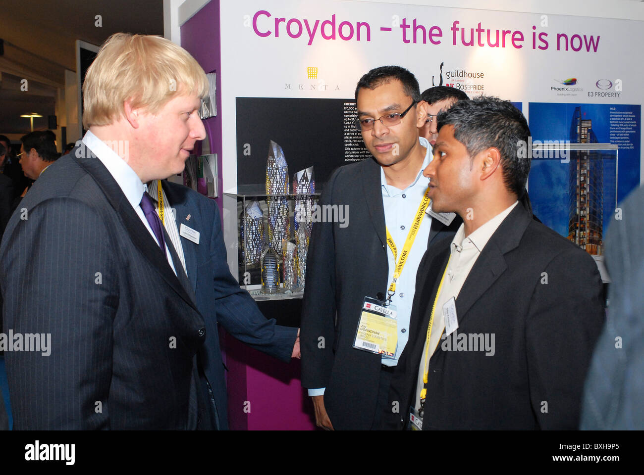 FRANKREICH, CANNES. 11. MÄRZ 2009. Londoner Bürgermeister Boris Johnson fördert die London Borough von Croydon bei MIPIM. Stockfoto