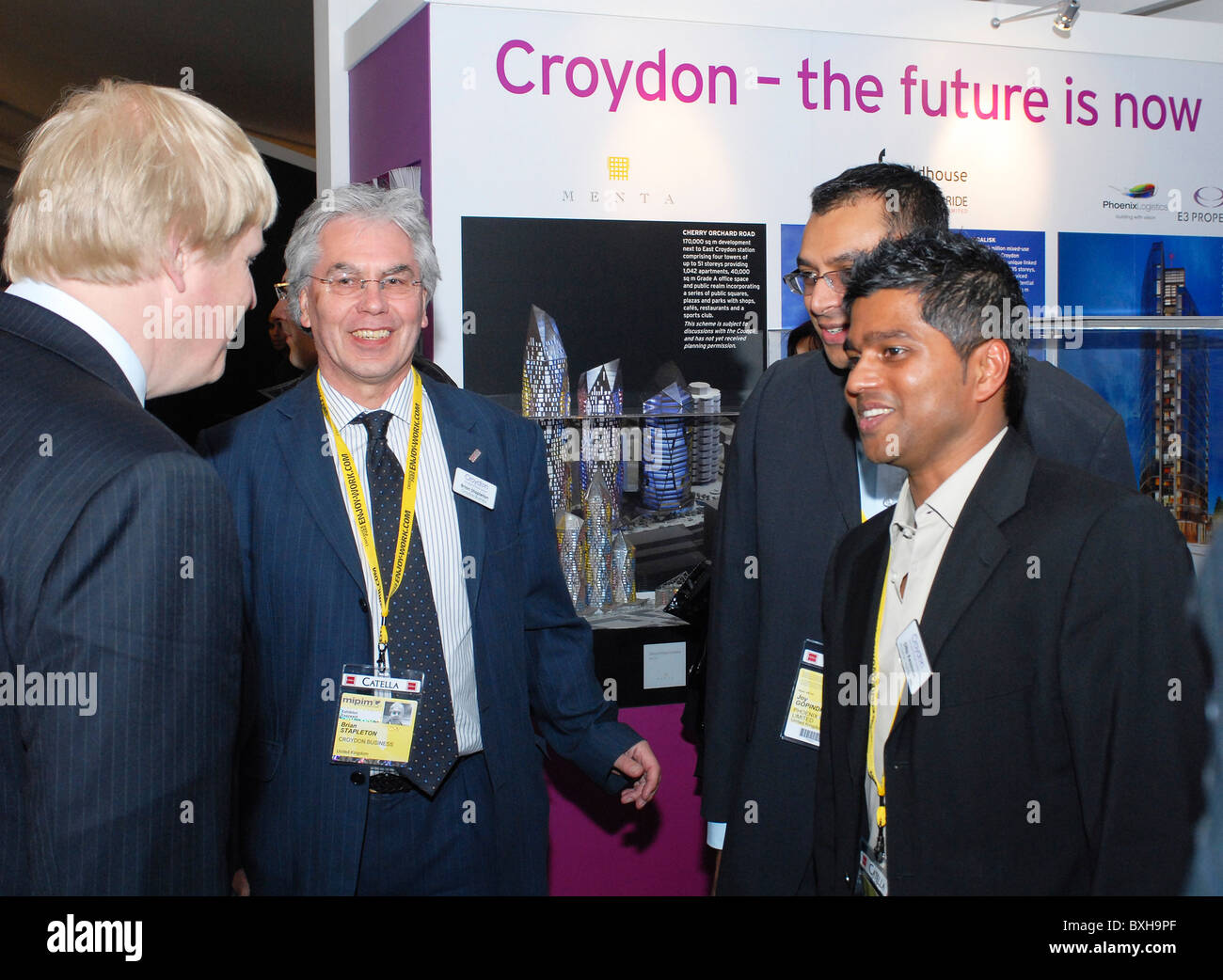 CANNES IN FRANKREICH. 11. MÄRZ 2009. Londoner Bürgermeister Boris Johnson fördert die London Borough von Croydon bei MIPIM. Stockfoto