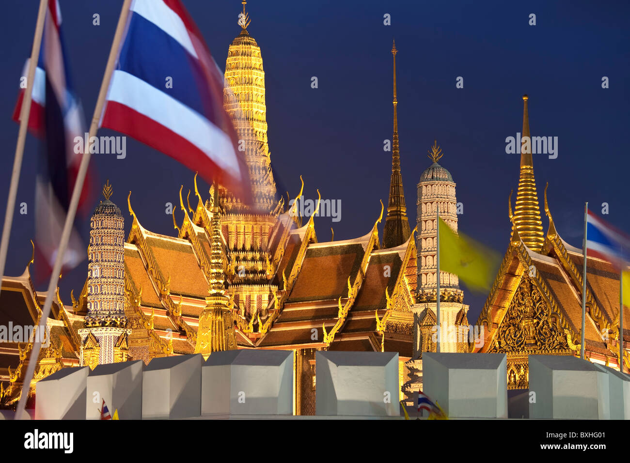 Dämmerung, Grand Palace und Wat Phra Kaeo, Bangkok, Thailand Stockfoto