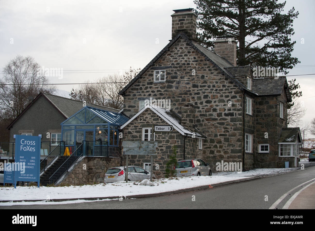 Die Füchse Cross Hotel Pub und Restaurant, in der Nähe von Ortszentrum, Gwynedd Nord-Wales UK Stockfoto